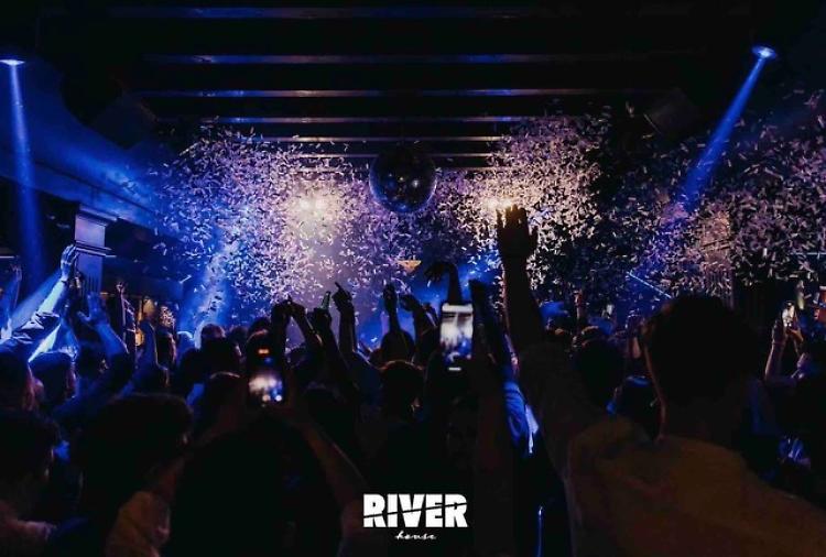 Al River House Club il party hip hop Rehab in Town