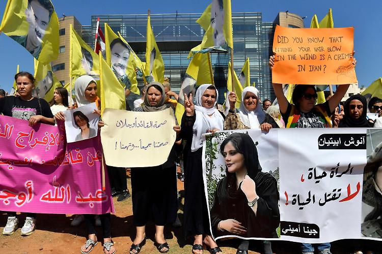 Iran: hackerata la tv di Stato