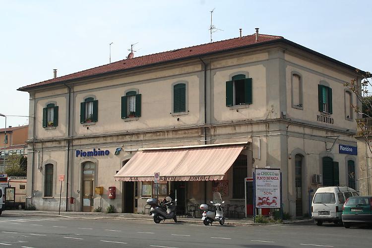 Allarme bomba in stazione a Piombino: nessun ordigno
