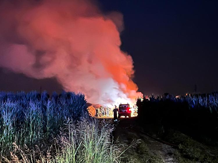 Incendio di rotoballe, intervento dei vigili del fuoco