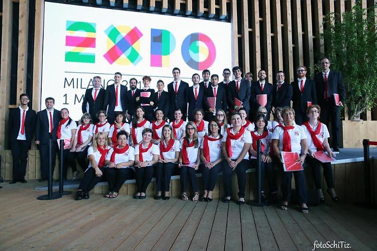 Joy voices youth choir in concerto 