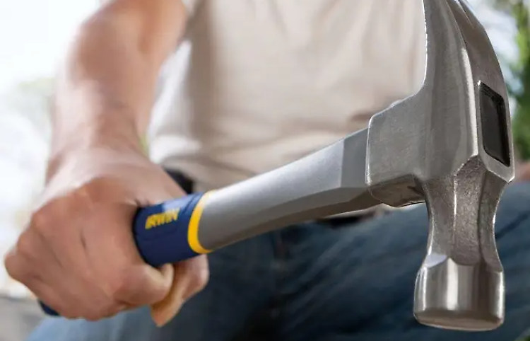 Follia e martello: «Io, minacciato a morte»