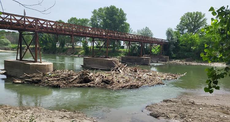 Gi&ugrave; il ponte: &laquo;Sar&agrave; abbattuto&raquo;