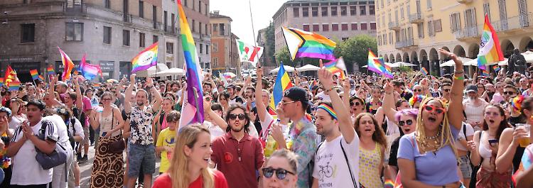 &laquo;Nozze egualitarie. Pari diritti e doveri&raquo;