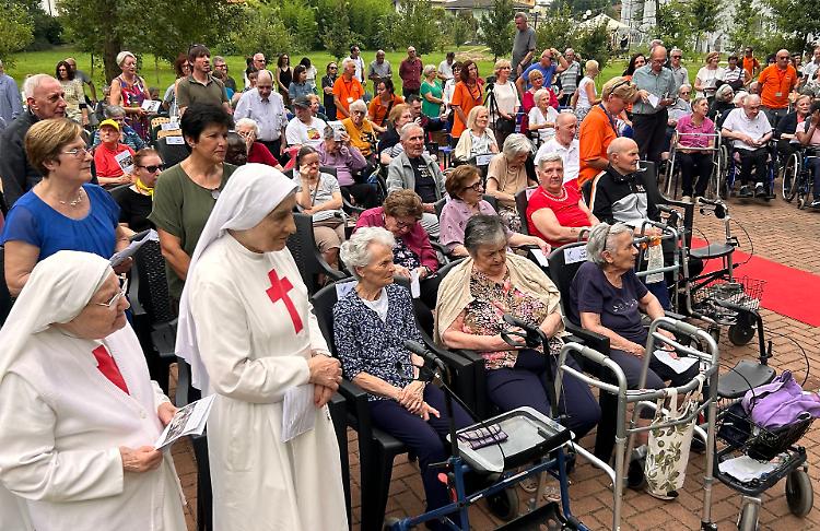 Case di riposo, pi&ugrave; di 2.000 nonni in lista d'attesa