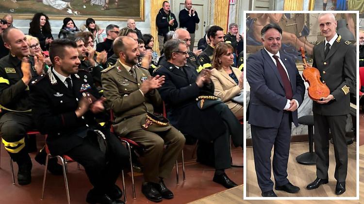 Violino dell'Academia in dono ai Vigili del fuoco