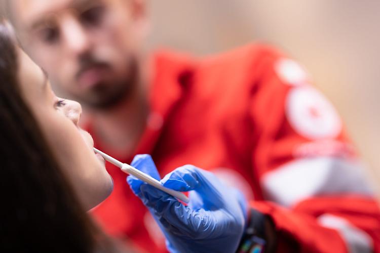 Hiv, con il test salivare diagnosi rapida e sicura al 100%