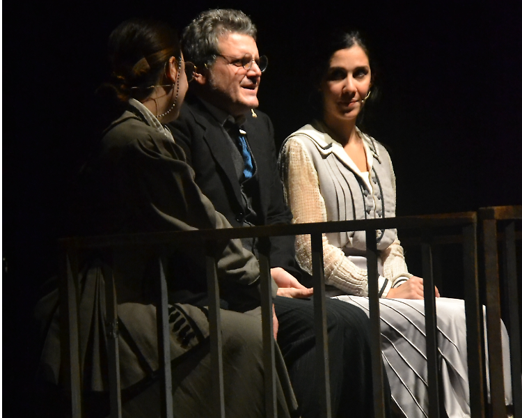 Spettacolo "il fu Mattia Pascal" della Compagnia Teatrale I Guitti