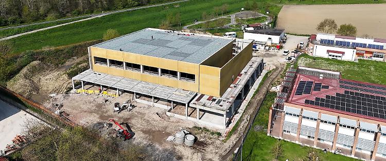 Il palazzo dello sport mostra il suo vero volto