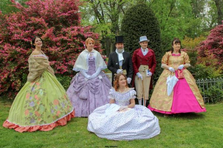 Un pomeriggio da sogno tra crinoline e parasole