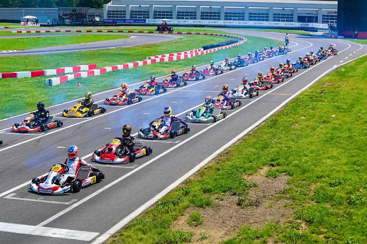 Travolto a piedi sulla pista durante sessione di go-kart