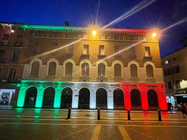 I 79 anni della Repubblica, Cremona splende e festeggia
