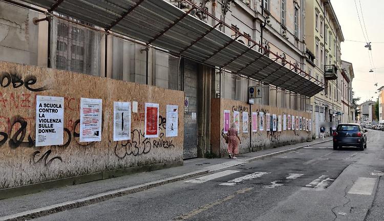 I manifesti parlano chiaro: gli studenti dicono no alla violenza
