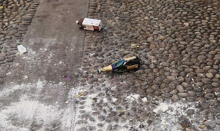 Pioggia di farina e uova, i presidi: «Adesso basta»