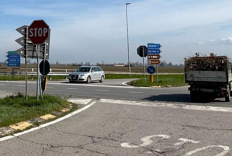 Sminamento eseguito, la rotatoria va avanti