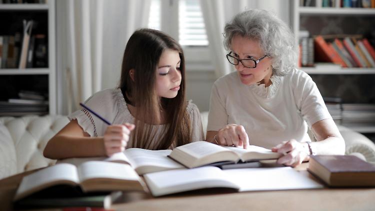 Calano gli adolescenti: un teen ogni 3 over 65