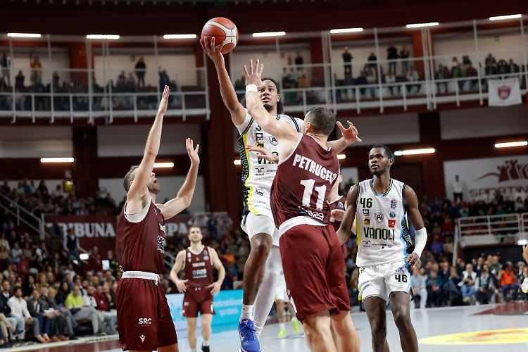 Trapani: altra sconfitta a tavolino e domani... Vanoli e Juvi alla finestra