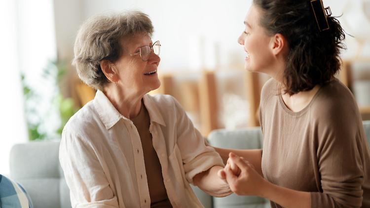 &laquo;Aiutare a star bene&raquo;: un ciclo di incontri per sostenere anziani e caregiver