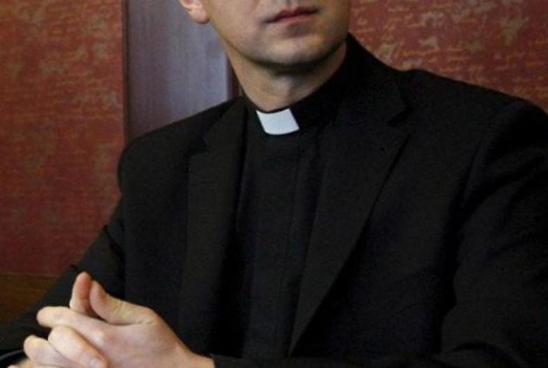 Presunti abusi in lettera su web, sacerdote si autosospende - La Provincia