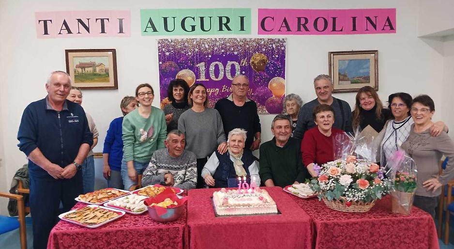 Carolina spegne 100 candeline: &laquo;Il segreto? Mangiare sano&raquo;