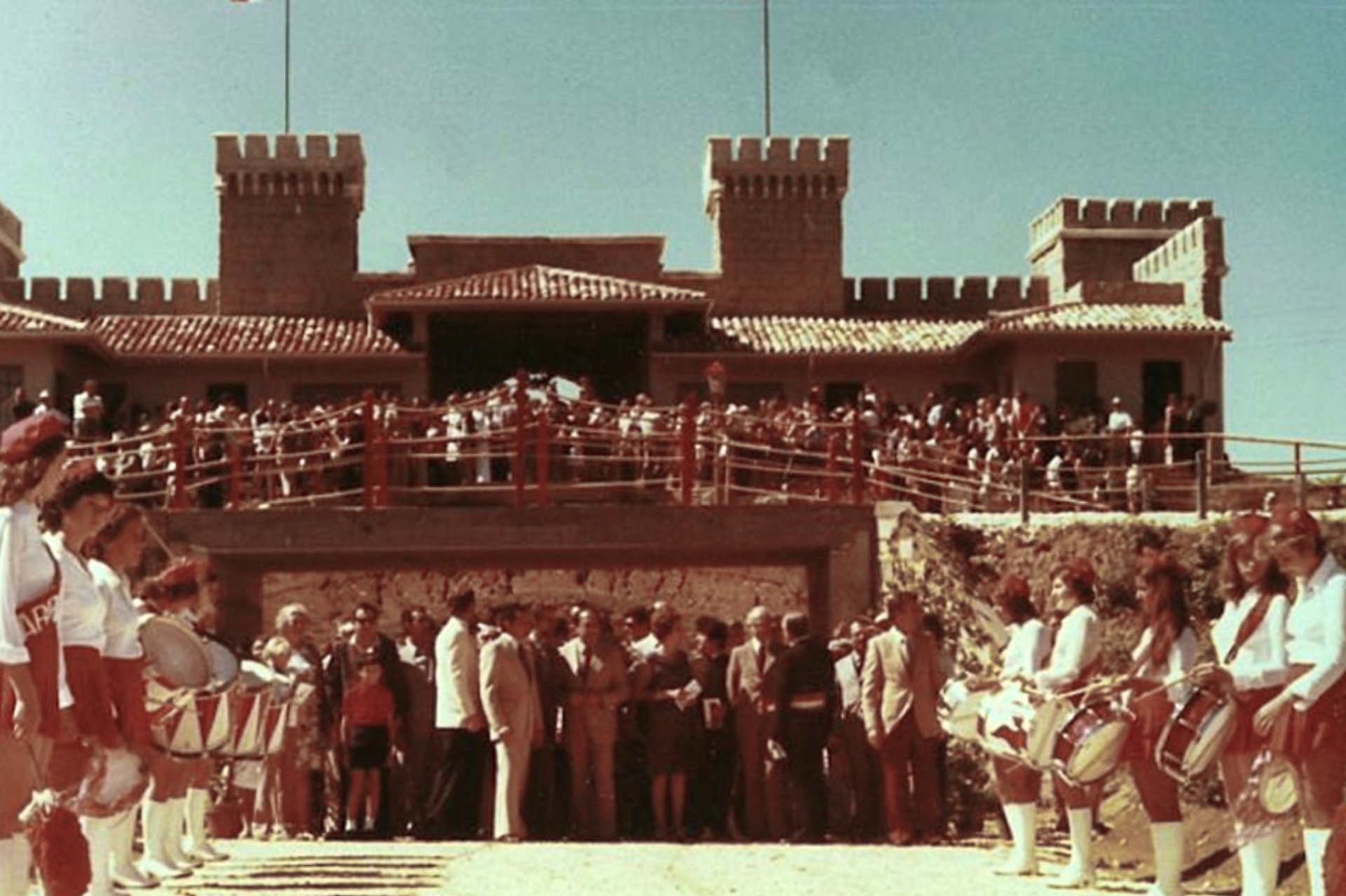 1975